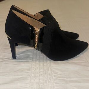 NEW Calvin Klein Black Suede JITAR Pointed heeled ankle boots